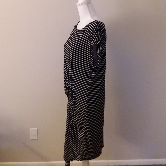 Kenneth Cole Reaction Black/White Stripe Knot Dress or Beach Cover-up - Picture 6 of 10